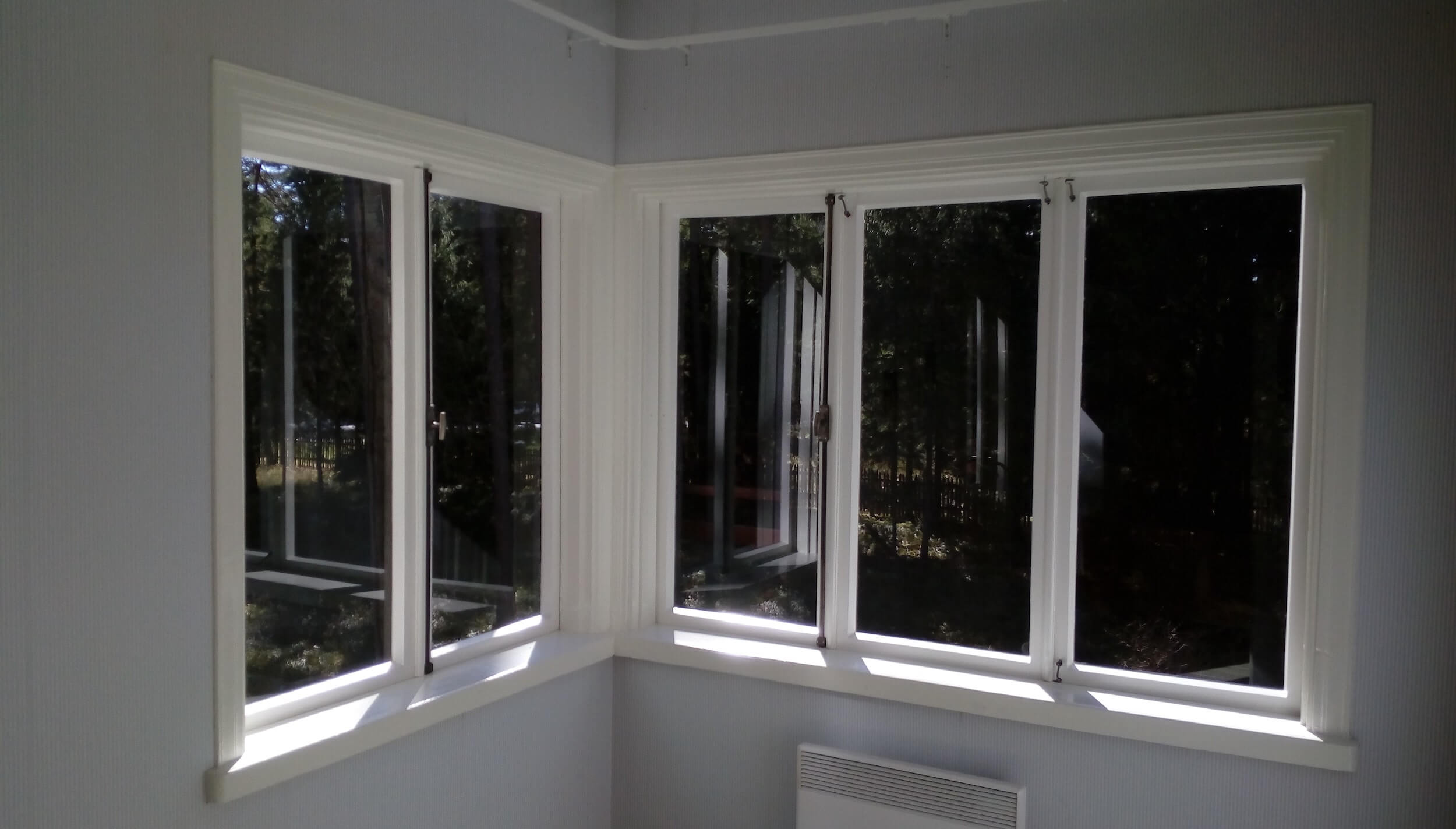 Kloogaranna suvila aknad restaureerimine 2018 (töö teostatud ennistuskoja Kuukaar projektina)